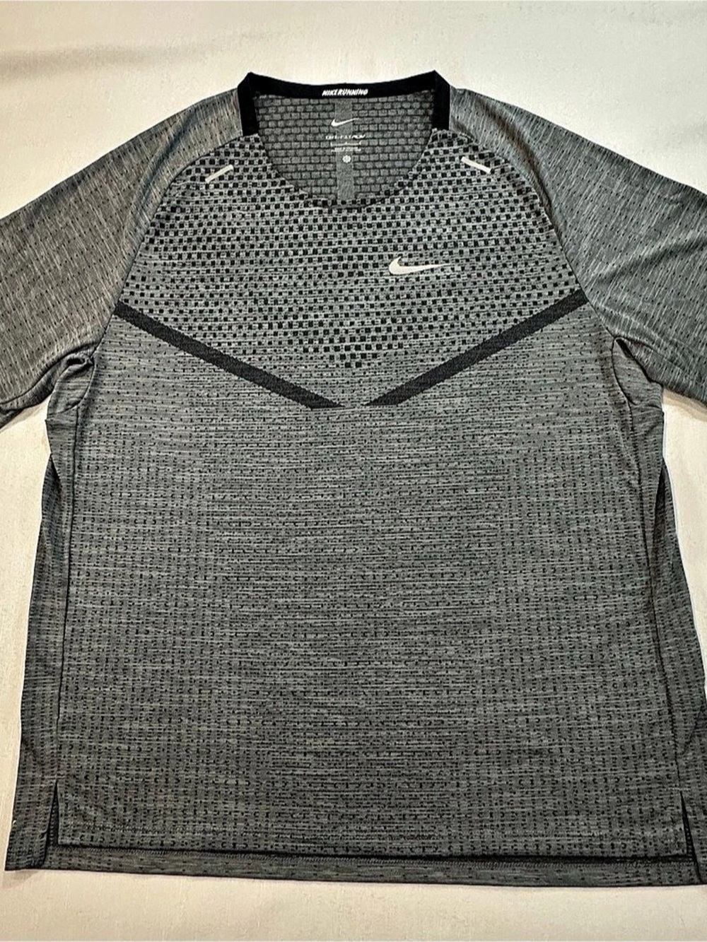 Nike Dri-FIT ADV Men’s Running Shirt Gray Size L